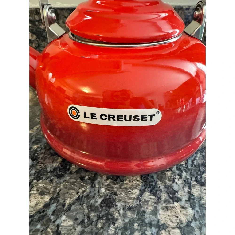 Le Creuset Cerise Red‎ Whistling Teakettle 1.7 Qt Enamel on Steel Q3101-67